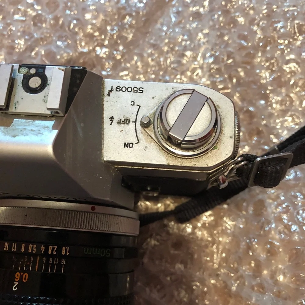 Canon FTb QL 35mm SLR Film Camera with 50mm F/1.8 Fast Prime Lens Tested Working